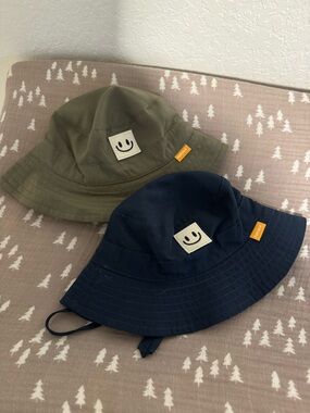 $5 bundle add on! Kids Smiley Bucket Hat Duo — Olive & Navy